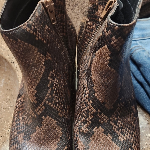 Boots New Never Worn - Picture 1 of 2